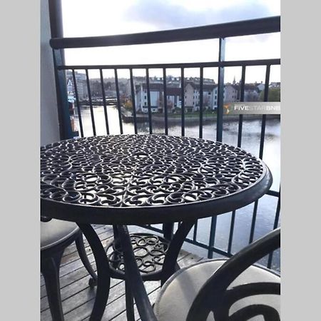 شقة إدنبرة  في Waterfront Living In Leith With Free Parking! المظهر الخارجي الصورة