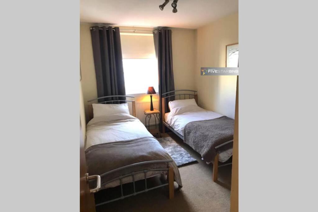 شقة إدنبرة  في Waterfront Living In Leith With Free Parking! المظهر الخارجي الصورة