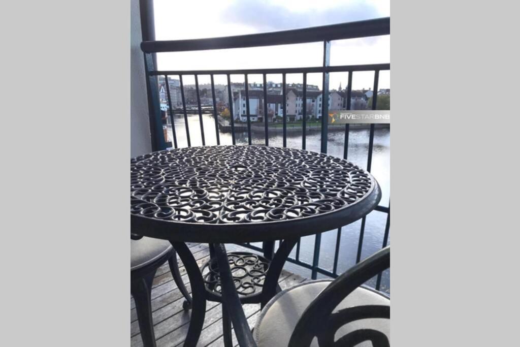 شقة إدنبرة  في Waterfront Living In Leith With Free Parking! المظهر الخارجي الصورة